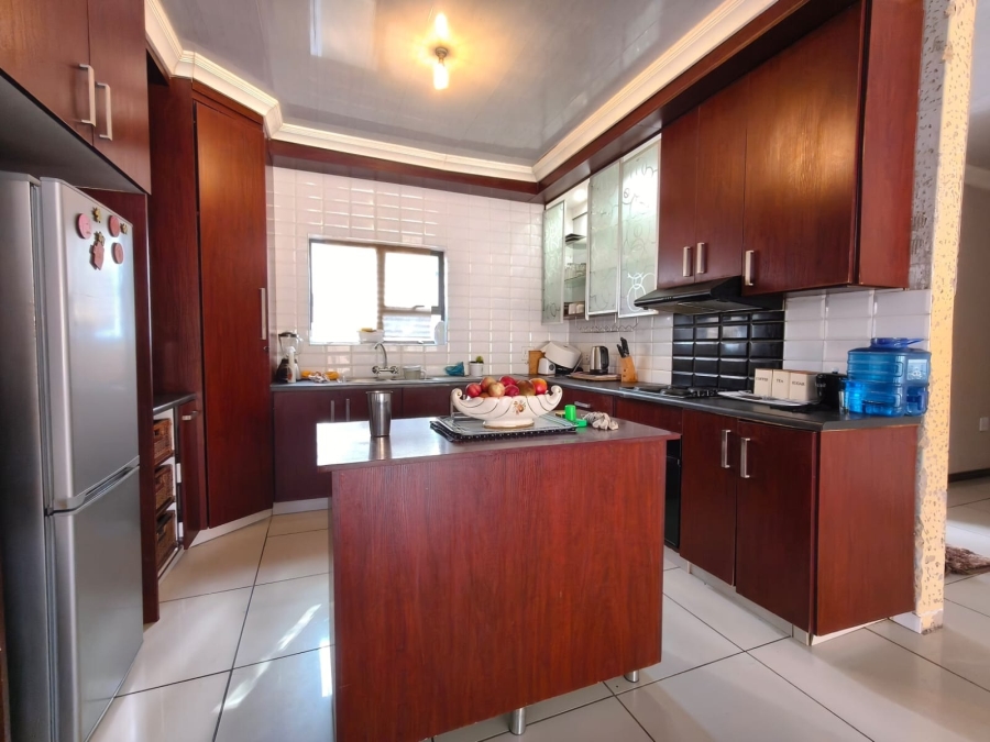 4 Bedroom Property for Sale in Mooivallei Park North West